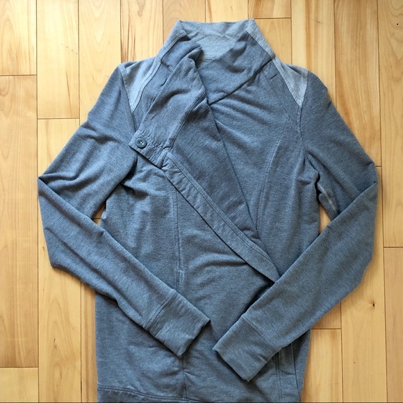 LULULEMON French Terry Wrap (wear 2 ways) - size 6 - Picture 7 of 8
